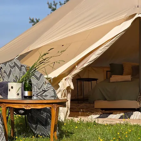 Tente de luxe Glamping & In Kihnu Rootsikula (Parnu)