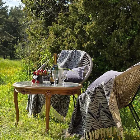 Glamping & In Kihnu * Rootsikula (Parnu)