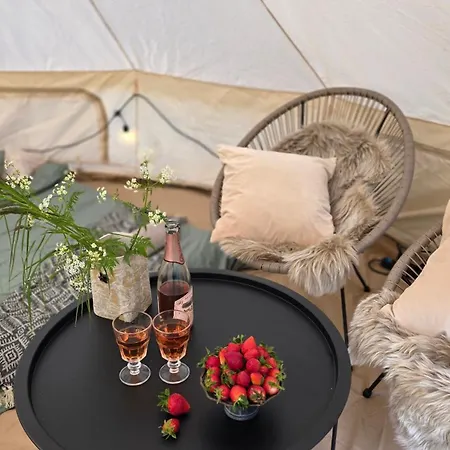 Tente de luxe Glamping & In Kihnu *