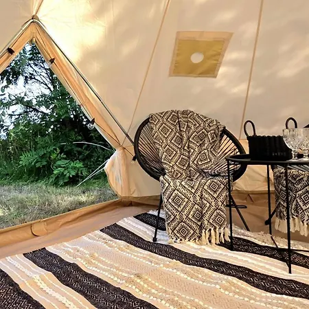 Tente de luxe Glamping & In Kihnu *