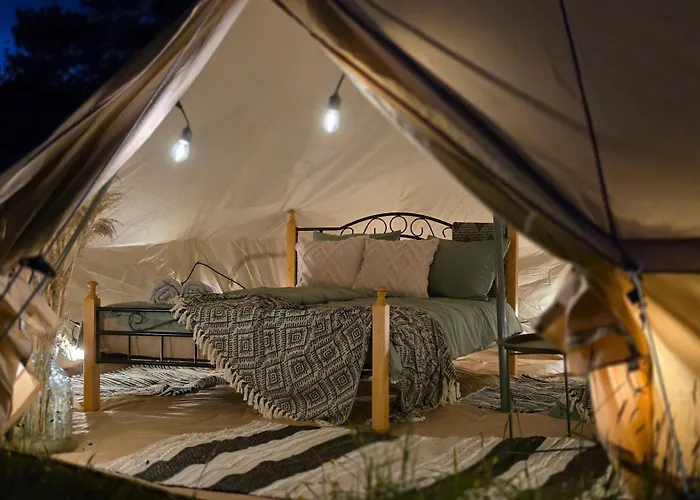 Glamping & In Kihnu Luxe tent