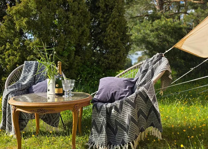 Luxe tent Glamping & In Kihnu *