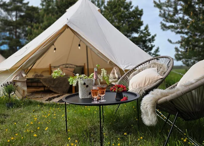 Glamping & In Kihnu Luxe tent